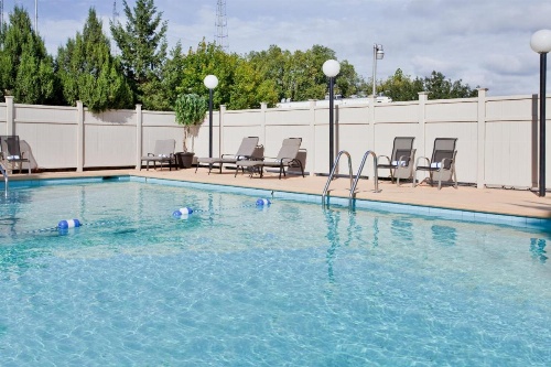 Holiday Inn At the Campus image 6